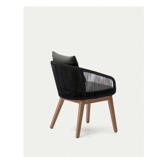 Fekete tömörfa kerti fotel Portalo – Kave Home-image-1