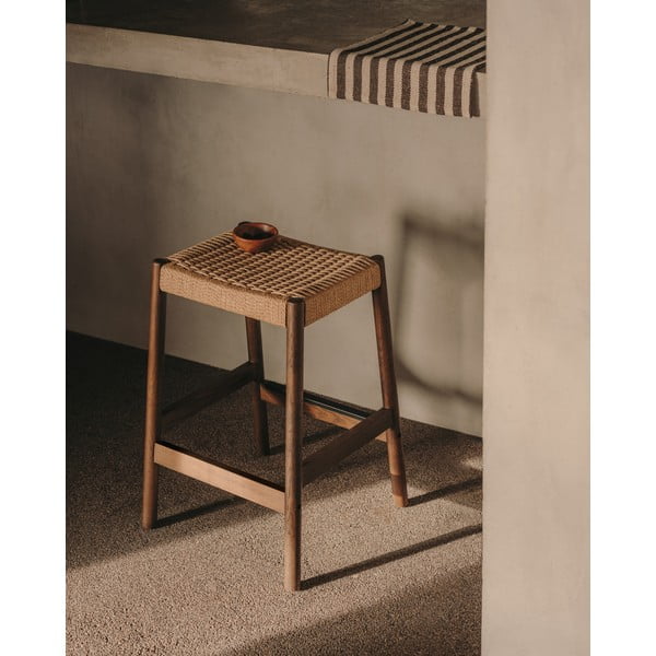 Barna-natúr színű tölgyfa bárszék szett 2 db-os (ülésmagasság 66 cm) Yalia – Kave Home-image-1