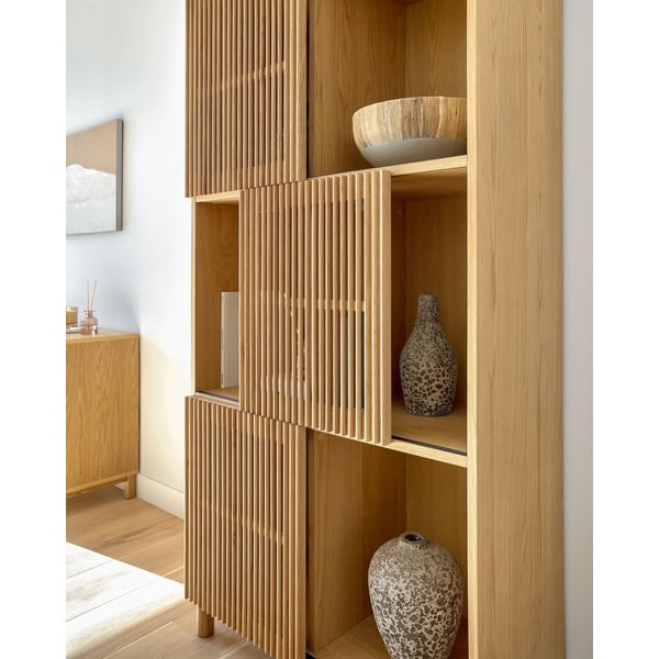 Natúr színű könyvespolc tolóajtóval, tölgyfa dekorral 85x170 cm Beyla – Kave Home-image-2