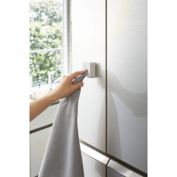 Fehér öntapadós műanyag konyharuha tartó Film Hook – YAMAZAKI-image-3