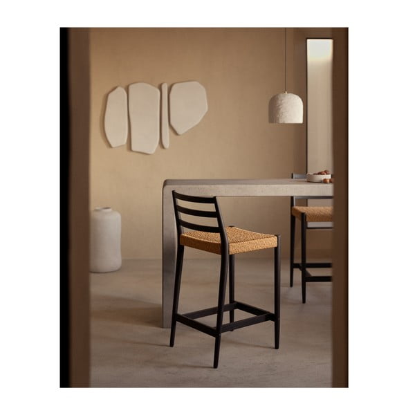 Fekete-natúr színű tölgyfa bárszék (ülésmagasság 70 cm) Analy – Kave Home-image-1