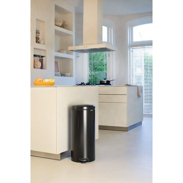 Matt fekete acél pedálos szemetes 30 l NewIcon – Brabantia-image-4