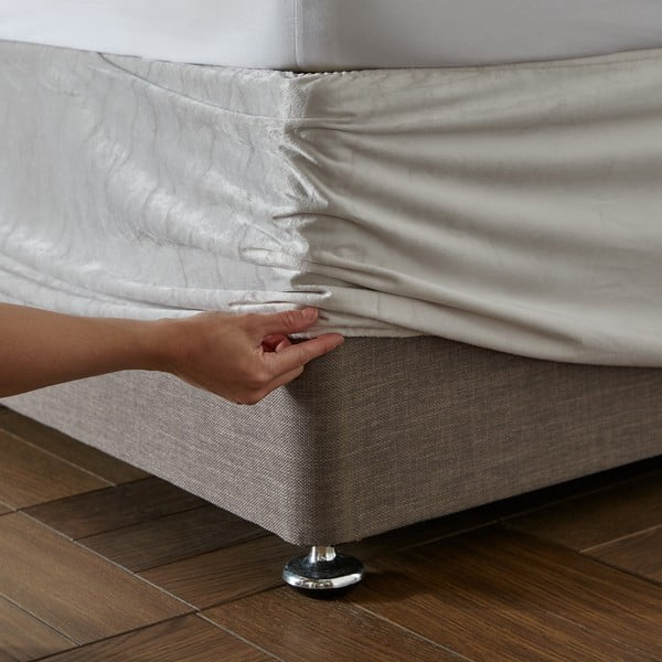 Krémszínű gumis bársony ágykeret huzat 152x198 cm Kingsley – Catherine Lansfield-image-1