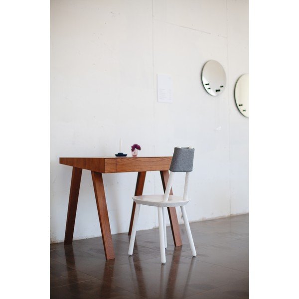 Barna asztal kőrisfa lábakkal, 80 x 70 cm - EMKO-image-1