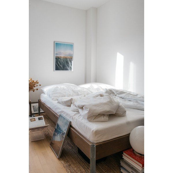 Barna borovi fenyő franciaágy ágyráccsal 180x200 cm Core – Karup Design-image-4