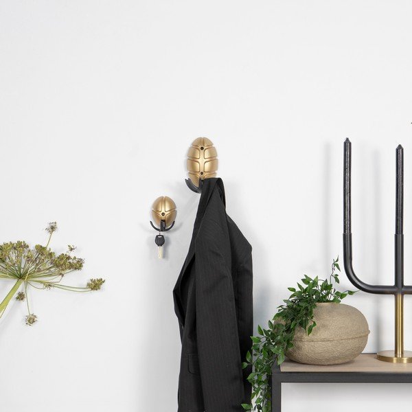 Fekete-aranyszínű fali műanyag akasztó Tick – Spinder Design-image-1