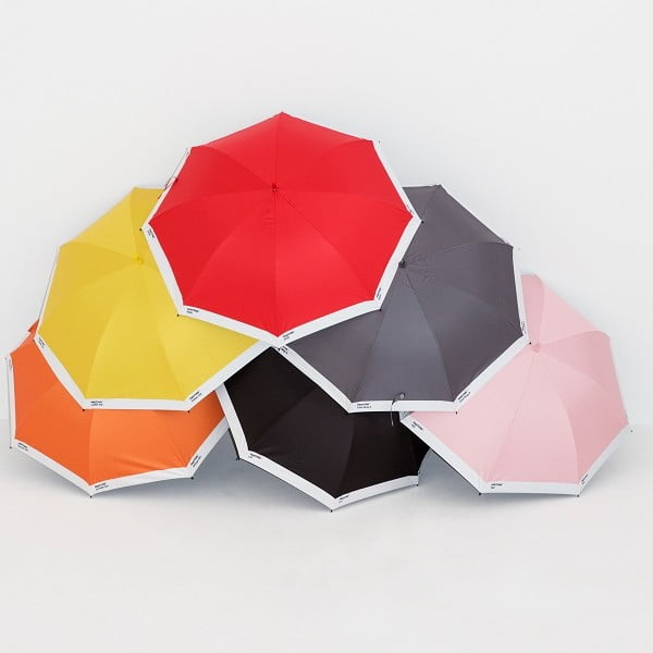 Fekete botesernyő - Pantone-image-1