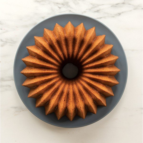 Brilliance aranyszínű kuglófforma, 2,4 l - Nordic Ware-image-1