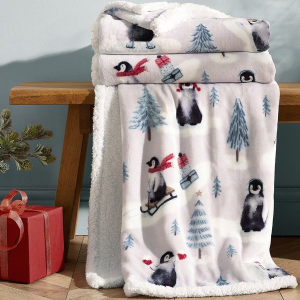 Fehér takaró karácsonyi mintával 170x130 cm Christmas Sherpa Penguins – Catherine Lansfield-image-3