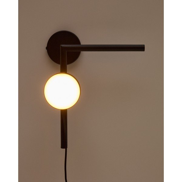 Fekete konnektorhoz csatlakoztatható fém LED dimmelhető fali lámpa Orey – Kave Home-image-3