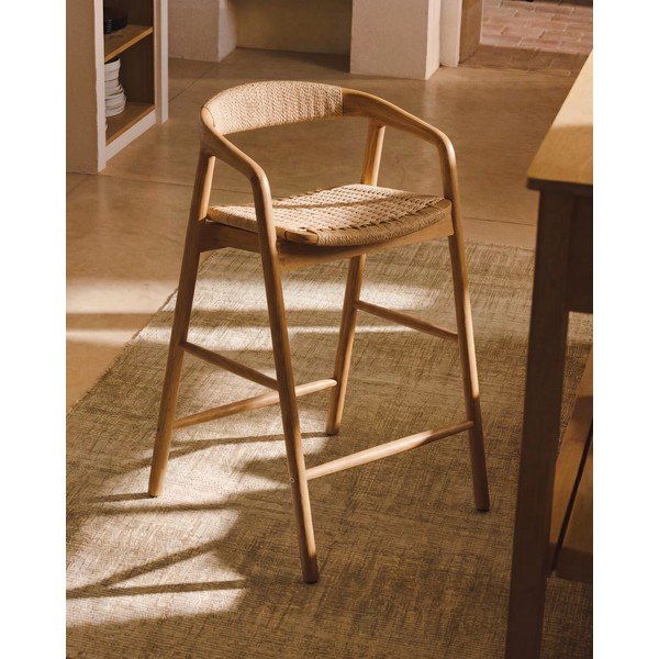 Natúr színű tölgyfa karfás bárszék (ülésmagasság 65 cm) Derile – Kave Home-image-1
