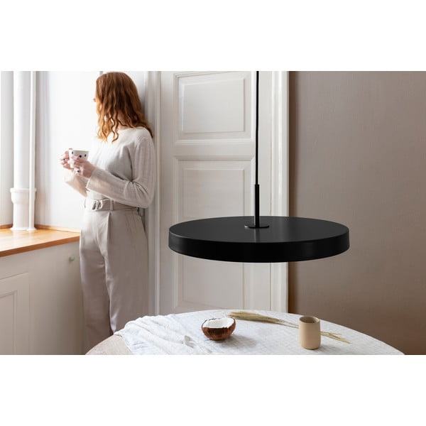 Fekete LED függőlámpa fém búrával ø 43 cm Asteria Medium – UMAGE-image-1