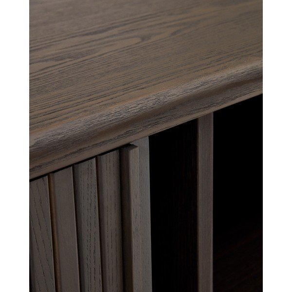 Sötétbarna alacsony komód tolóajtóval, kőrisfa dekorral 180x75 cm Mailen – Kave Home-image-1