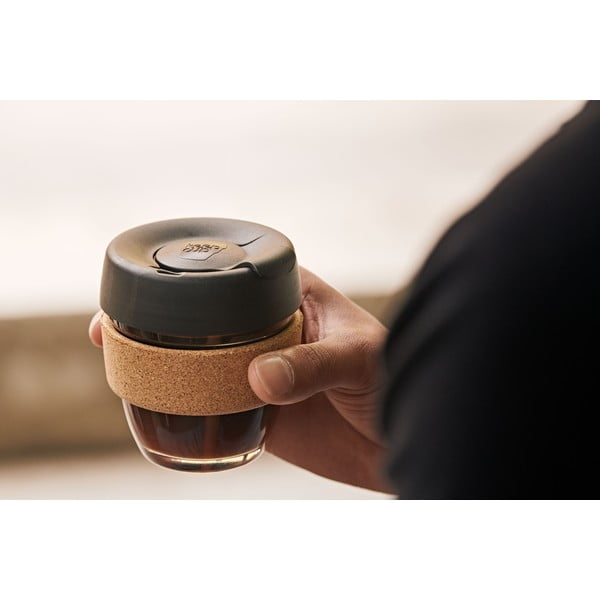Fekete-barna utazóbögre 227 ml Brew Cork Nitro S – KeepCup-image-1