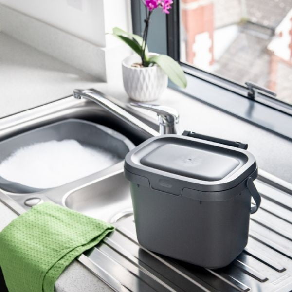 Sötétszürke többfunkciós műanyag vödör fedéllel, 24,5 x 18,5 x 19 cm - Addis-image-1