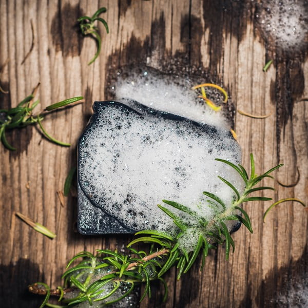 Black As My Soul kézzel készített természetes szappan - Almara Soap-image-1