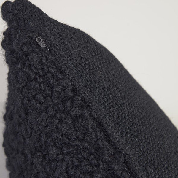 Párnahuzat 45x45 cm Corel – Kave Home-image-1