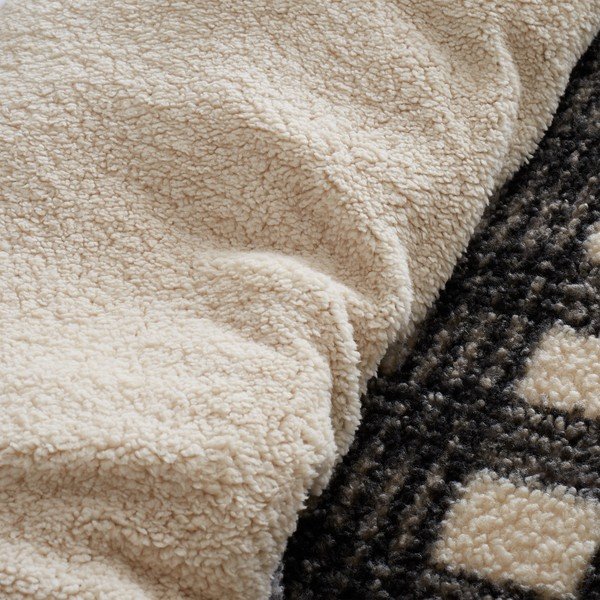 Fekete-krémszínű kétszemélyes mikroplüss ágyneműhuzat 200x200 cm Cosy Borg Sherpa – Catherine Lansfield-image-4