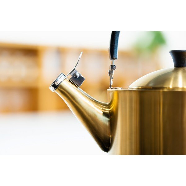 Aranyszínű rozsdamentes acél vízforraló kanna 1,5 l Diamante – Vialli Design-image-3