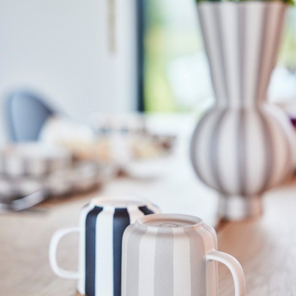 Bézs kőedény kézzel készített váza (magasság 28 cm) Toppu – OYOY Living Design-image-3