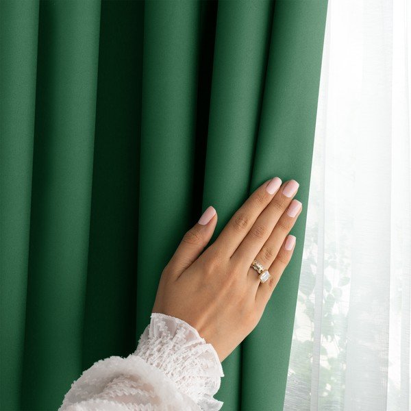 Sötétzöld dimout (részleges sötétítő) függöny 140x250 cm Carli – Restilo-image-2