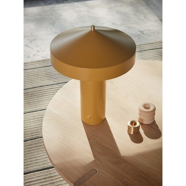 Okkersárga fém asztali lámpa (magasság 41 cm) Hatto – OYOY Living Design-image-2