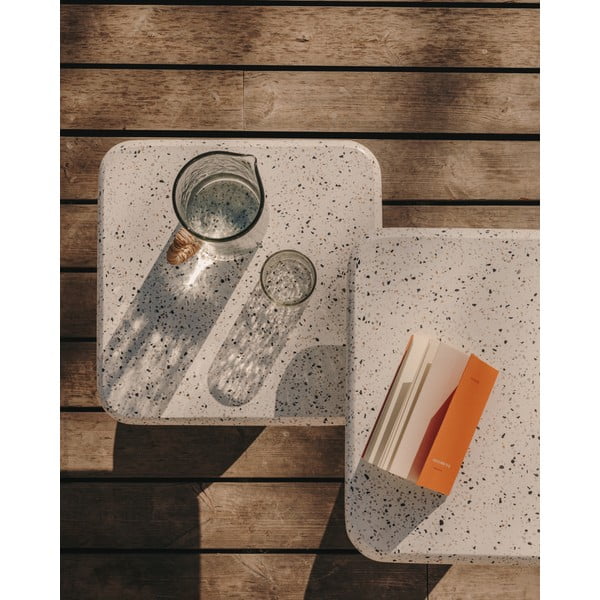 Fehér terrazzo cement dohányzóasztal 48x48 cm Saura – Kave Home-image-2
