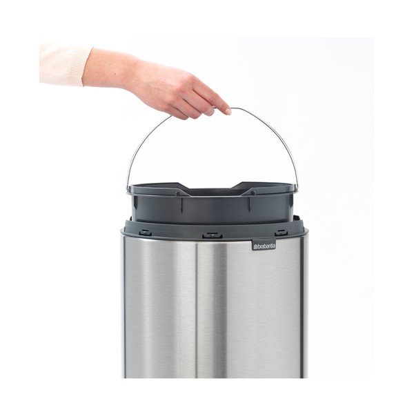 Matt ezüstszínű acél érintésre nyíló szemetes 30 l Touch Bin – Brabantia-image-4