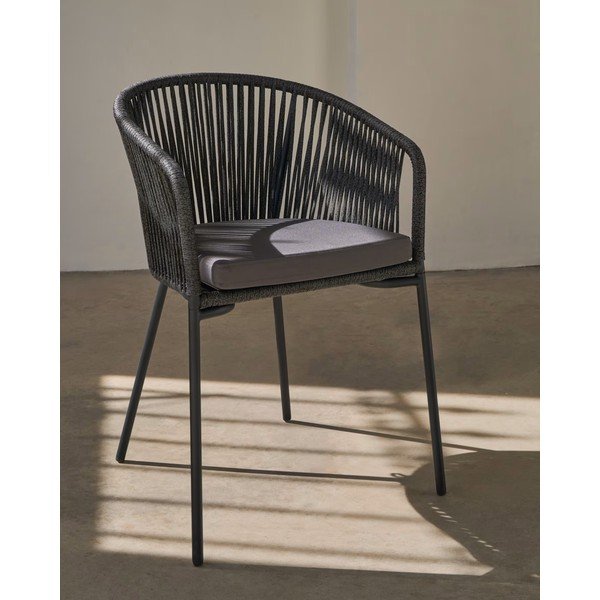 Fekete fém-párnázott kerti szék Yanet – Kave Home-image-1