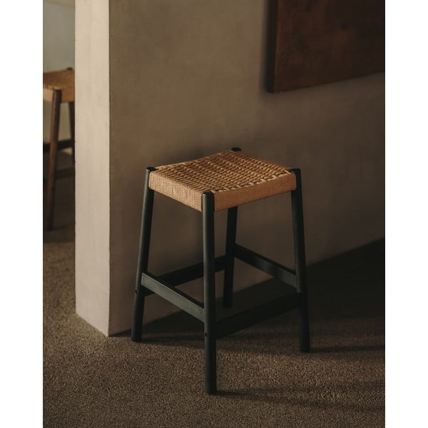 Fekete-natúr színű tölgyfa bárszék szett 2 db-os (ülésmagasság 66 cm) Yalia – Kave Home-image-1