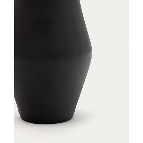 Matt fekete terrakotta kézzel készített magas váza (magasság 61 cm) Posia – Kave Home-image-2