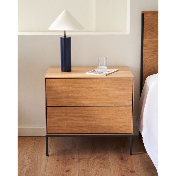 Natúr színű éjjeliszekrény tölgyfa dekorral Vedrana – Kave Home-image-1