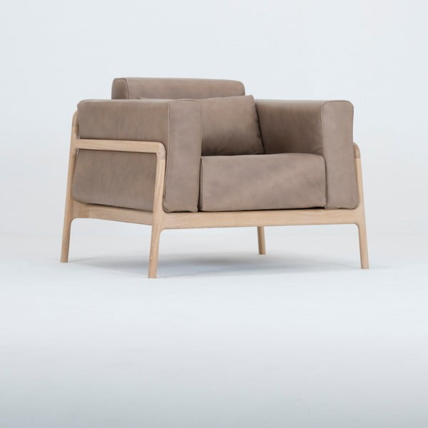 Fawn fotel tömör tölgyfa konstrukcióból világosbarna bivalybőr ülőpárnával - Gazzda