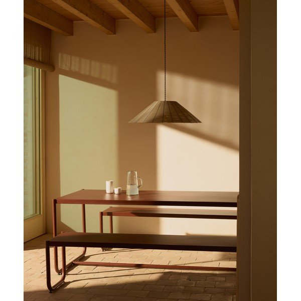 Borvörös fém négyszemélyes kerti étkezőgarnitúra Sotil – Kave Home-image-3