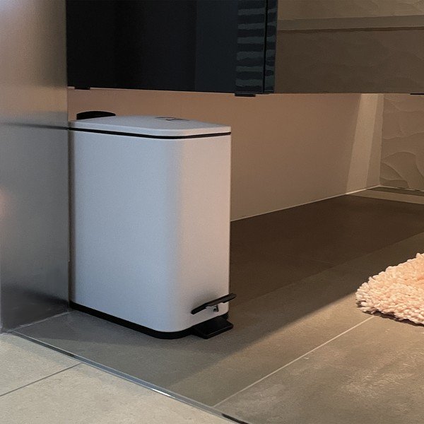 Matt fehér acél pedálos szemetes 5 l   Erik – Spirella-image-1