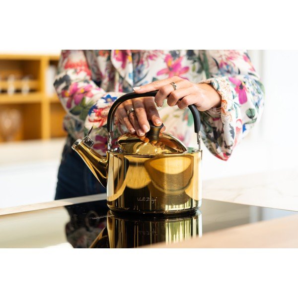 Fényes aranyszínű rozsdamentes acél vízforraló kanna 1,5 l Diamante – Vialli Design-image-4