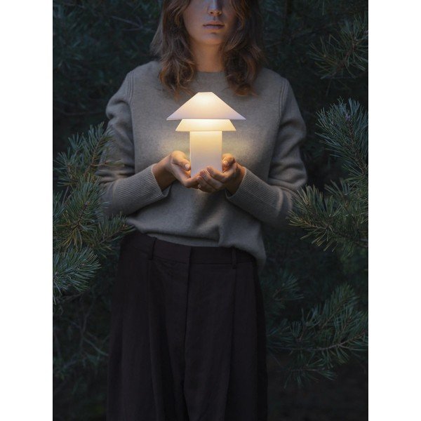 Fehér LED dimmelhető asztali lámpa fém búrával (magasság 33,5 cm) Sanaka – Blomus-image-1