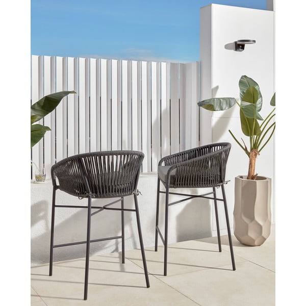 Fekete fém-párnázott kerti bárszék Yanet – Kave Home-image-2