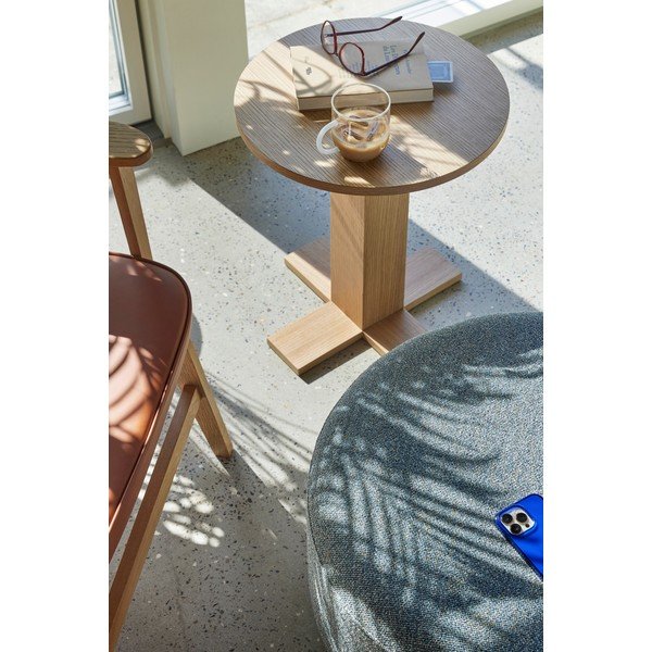 Kerek tárolóasztal tölgyfa dekorral ø 45 cm Koohi – Hübsch-image-3