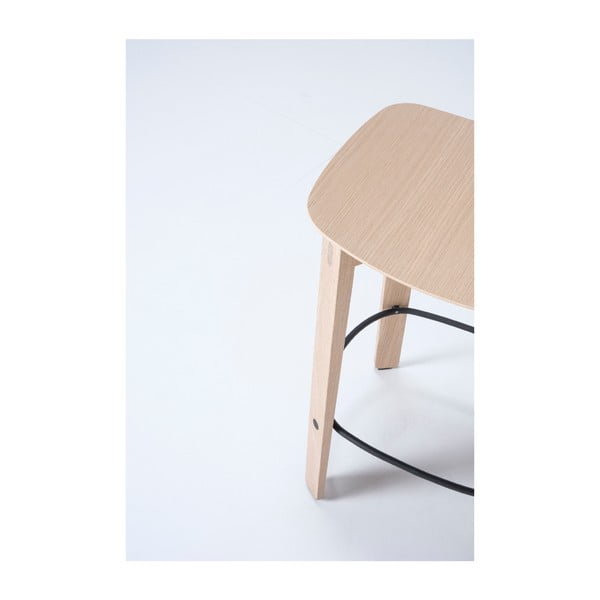 Natúr színű tölgyfa bárszék (ülésmagasság 65 cm) Nora – Gazzda-image-1