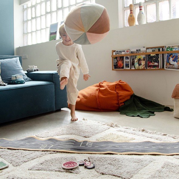 Gyerek párna Ball – Lorena Canals-image-4