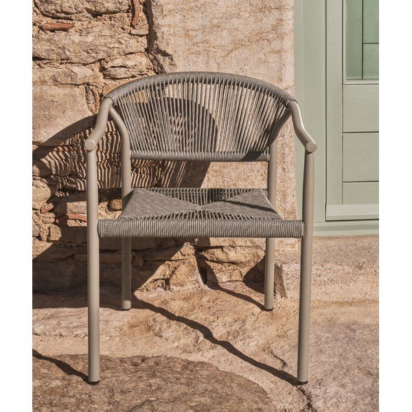 Szürkésbarna rattan kerti szék Livadia – Kave Home-image-1