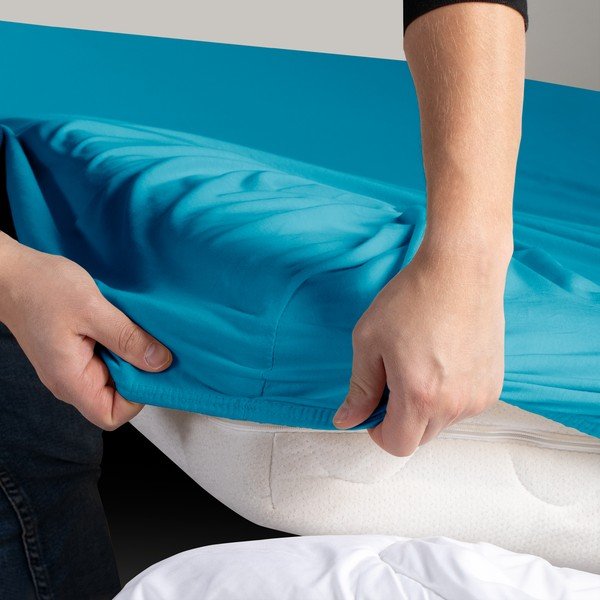 Kék gumis jersey lepedő 120x200 cm Amber – Restilo-image-1