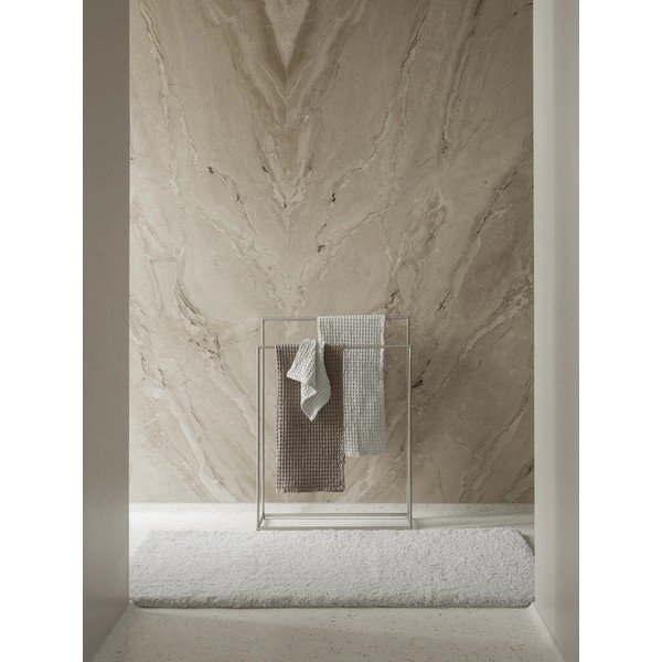 Krémszínű fürdőszobai kilépő 70x140 cm Tuufa – Blomus-image-1