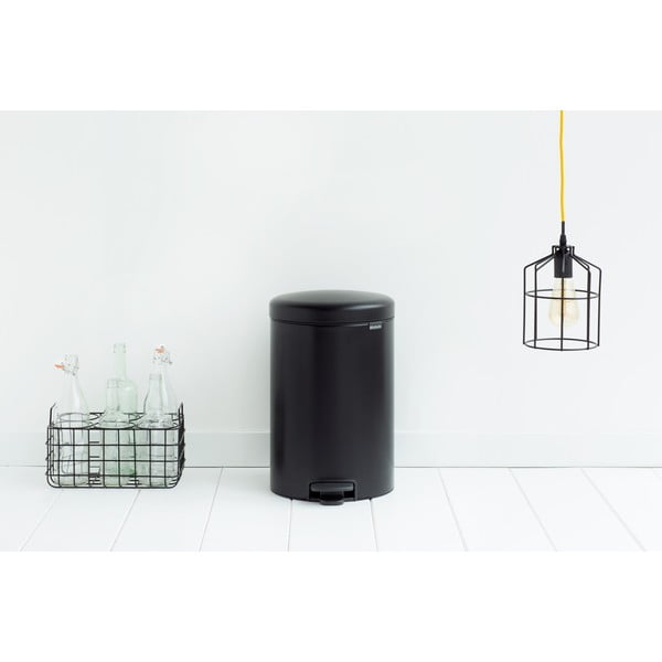 Matt fekete acél pedálos szemetes 20 l NewIcon – Brabantia-image-3