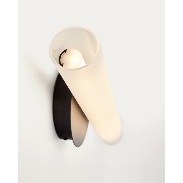 Fekete-fehér LED fali lámpa Vauxall – Kave Home-image-3