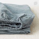 Kék-szürke gumis len lepedő 160x200 cm Blue Fog – Linen Tales