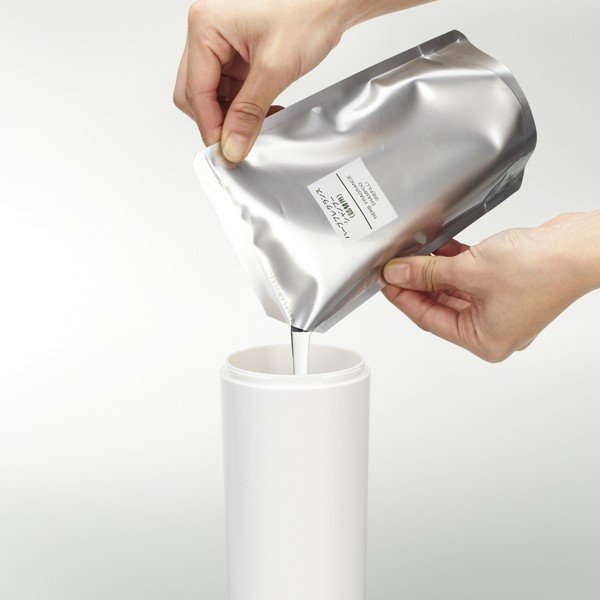 Fehér műanyag szappanadagoló 500 ml Round – YAMAZAKI-image-2