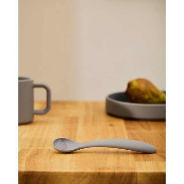 Világoskék-narancssárga műanyag-szilikon gyerek kanál szett 2 db-os Lili – Kave Home-image-3