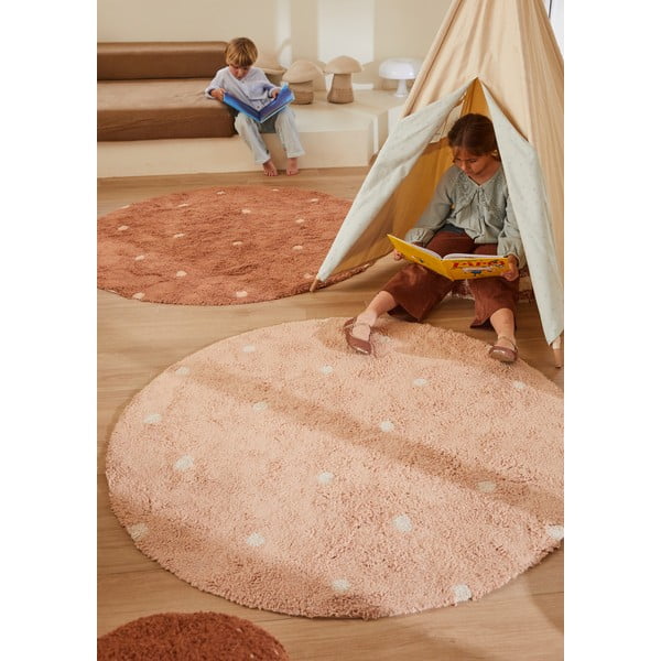 Világos rózsaszín mosható kézi szövésű pamut gyerek szőnyeg ø140 cm Round Dot Rose – Lorena Canals-image-3